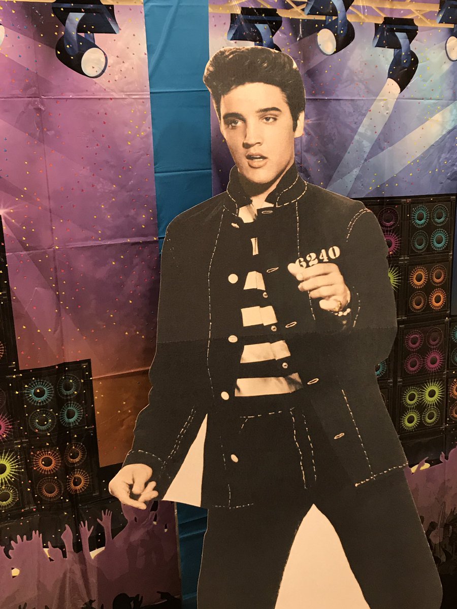 gregjmorris's tweet photo. Here's a clue about today's @IsaacsCenterNYC @NYCSeniors @NYCHA #seniorprom2017 theme- #rockandroll https://t.co/SKUjMy4RYf