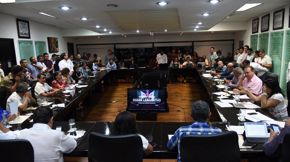 Se aprueba en comisiones, el dictamen que contiene reformas para #EliminarElFuero
🔴#EnVivo
facebook.com/CongresoQRoo/v…