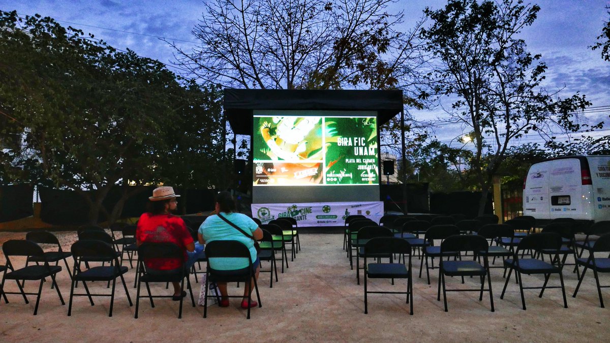 Pantalla lista para el inicio de la #GiraFICUNAM en #PlayaDelCarmen ¿Quién viene?