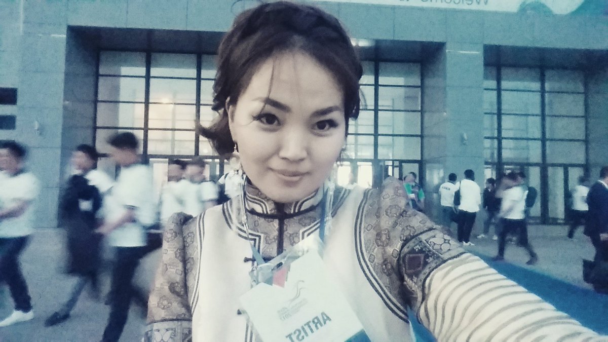 saikhnaaBatkhuu's tweet photo. НомынШавьБичээчСайханаа #ASPAC2017 https://t.co/Pz3MUyCwjm