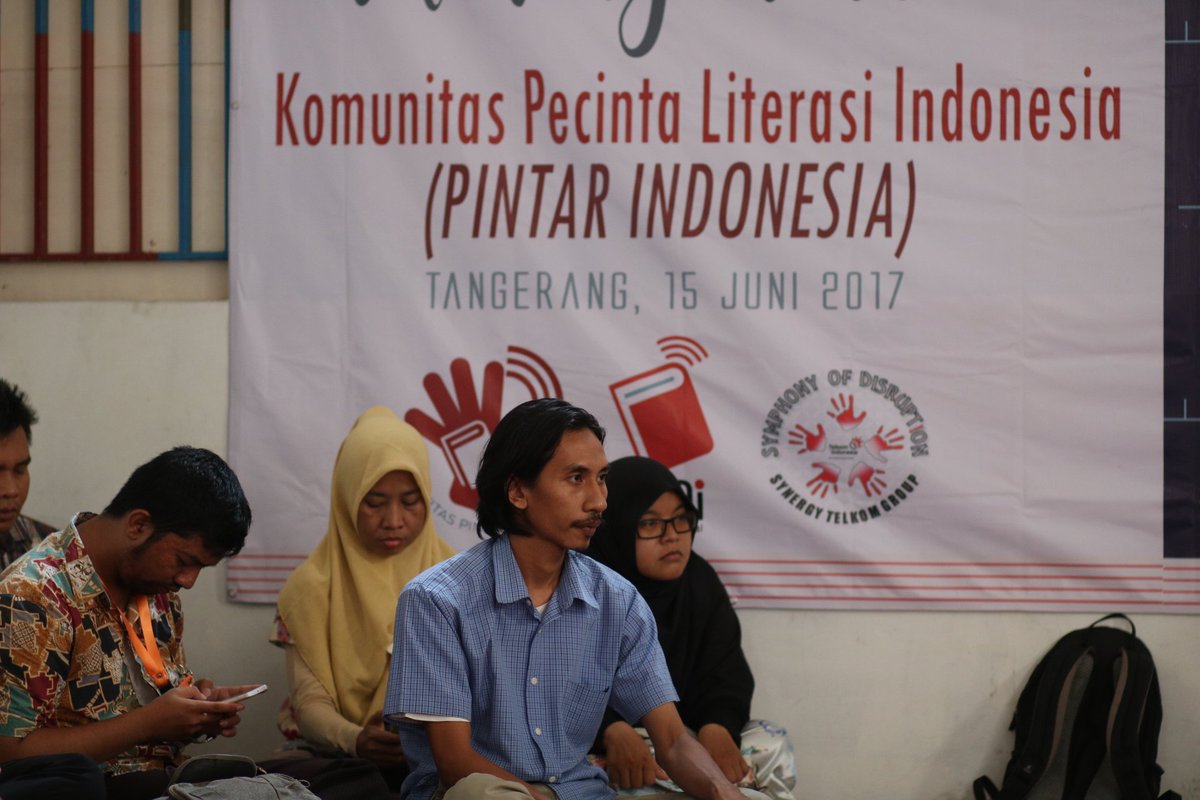 Synergy_Telkom's tweet photo. SVP SnP opening speech dlm launching &amp; sharing session Komunitas Pecinta Literasi Indonesia #LivingTheTelkomWaySnP #BUMNHadirUntukNegeri https://t.co/PbtTZpL2mJ