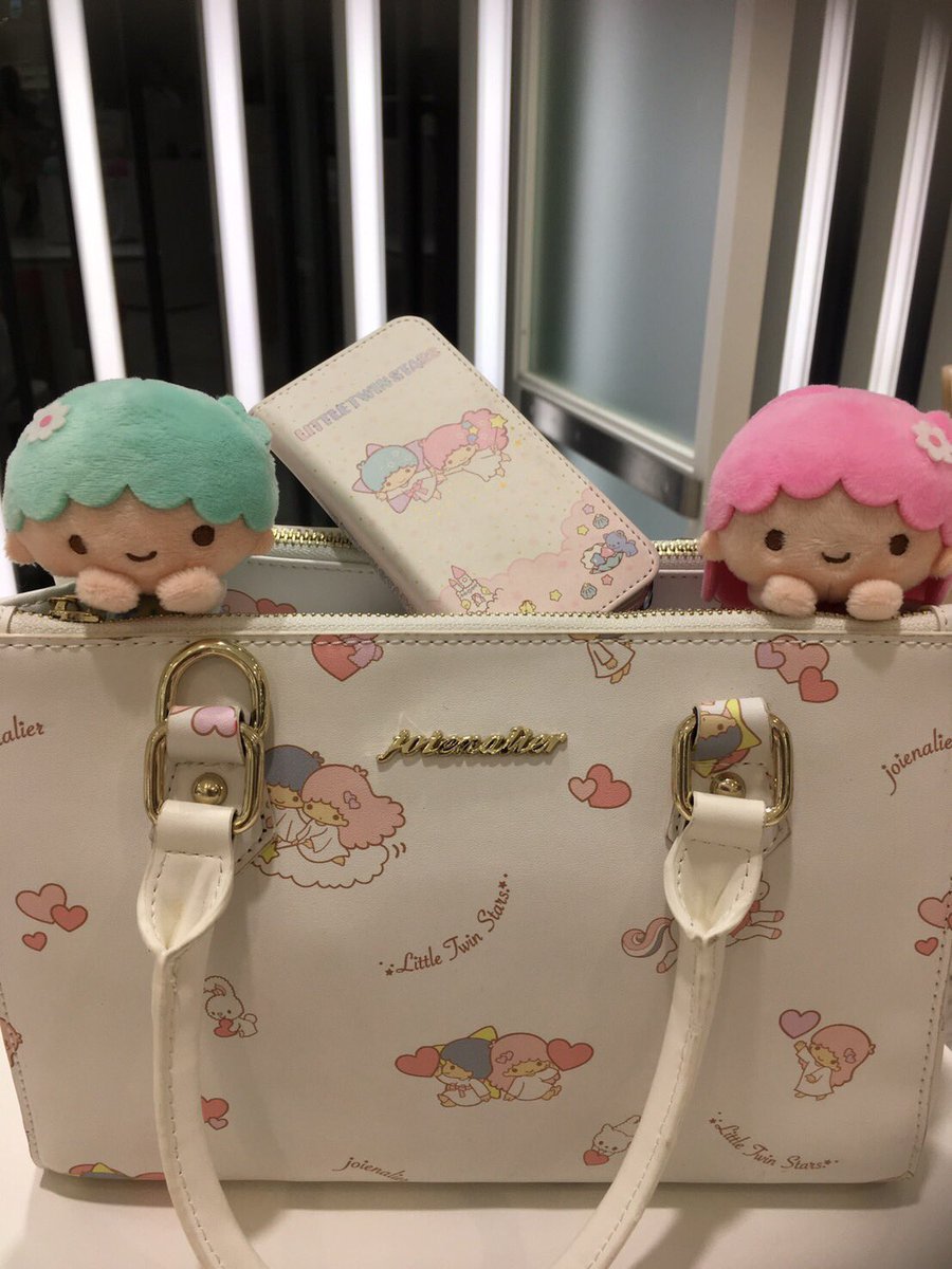 なっちゃん サンリオ 渋谷ヒカリエのキキララカフェ 店内もかわいかったです ஐ ラテについてきたキーホルダーと 私のオタクな持ち物笑 グッズはコットントートとアクキーガチャが売り切れでした そしてぬいぐるみはキキくんだらけでした