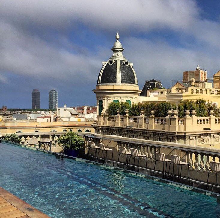 JB_TheLastDrop's tweet photo. Enjoying my last few hrs left in #BarcelonaSpain at the #OhlaHotel. #InfiniteStairs #LookAtThatView #InfinityPool #Spain #VacationIsOver https://t.co/DSc3lJuoJt