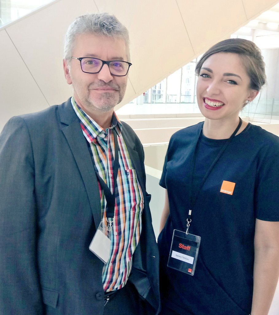 Ophelie_T's tweet photo. Séminaire managers #Orange_Est dans les starting-blocks avec @jphil_george ✌️😊 👏 #TeamDircom #Osez https://t.co/vGCrgDoKdN