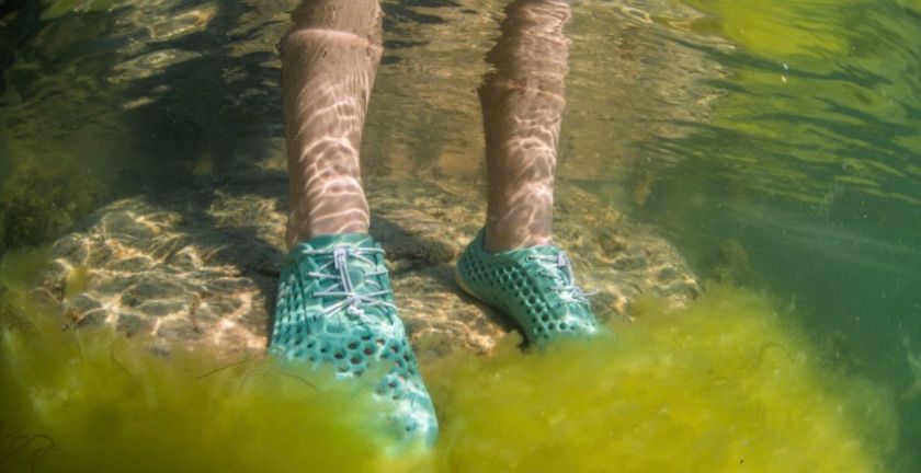 Ecodringg's tweet image. Ces chaussures amphibies fabriquées à partir d’algues sont le futur. #technologie  buff.ly/2sbK8Os