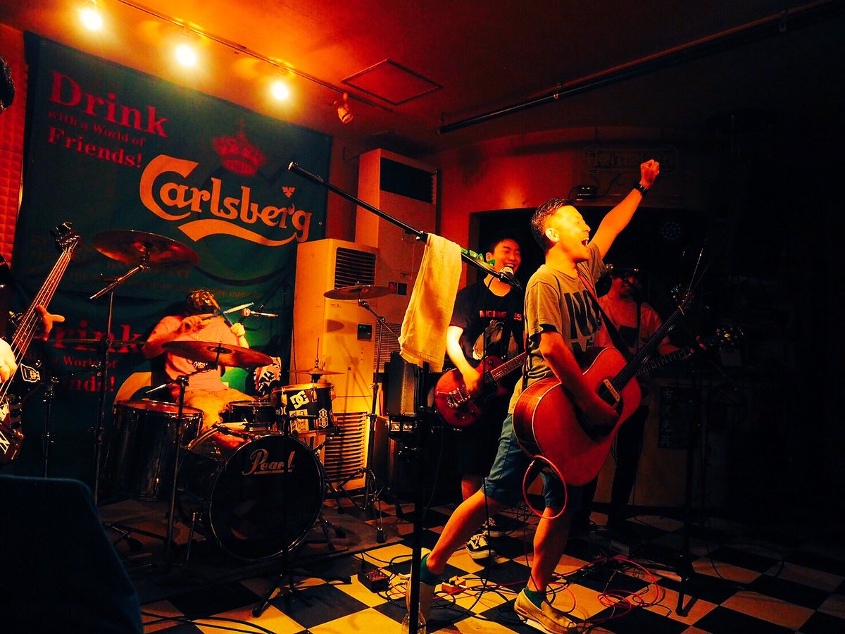 guitar_ga's tweet photo. 2017.06.11
札幌澄川大好きです‼️
旭川から来てくれたじゅんじゅん、LIVEに誘ってくれたJUNKCROWN、そして温かい会場ModanTime、ありがとうございました😂👍✨✨✨

#JUNKCROWN
#再会
#札幌 #ModanTime https://t.co/jhiFBW6MyK