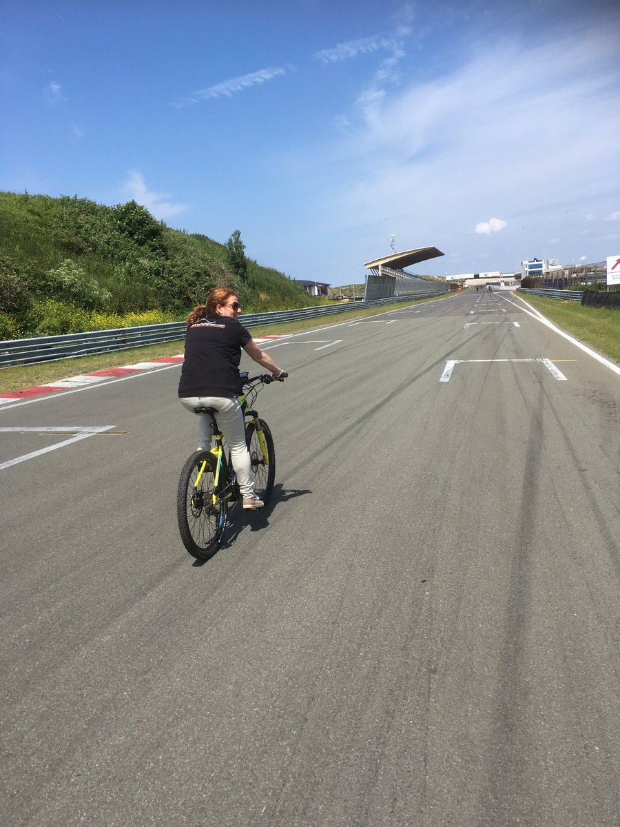 A.s. zondag ruim 30 E-bike merken aanwezig op Circuitpark Zandvoort! goo.gl/TvH55L <a href="/CyclingZvoort/">Cycling Zandvoort</a> @CPZtweets <a href="/BOVAG/">BOVAG</a> @FietsenANWB