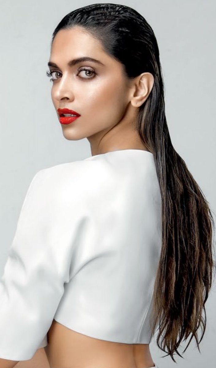 deepikaddicts's tweet photo. HQ Closeups- Deepika Padukone for Maxim India June -July 2017 issue. #MAXIMHOT100 #DPForMaxim #3 https://t.co/KilowpUlRT