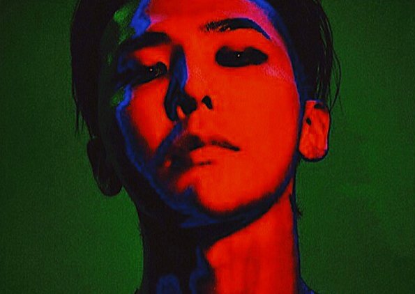 soompi's tweet photo. #GDragon Responds To Gaon Chart Rejecting “Kwon Ji Yong” USB As An Album
https://t.co/5Y4FzzAsRI https://t.co/zwdfmuNAZ1