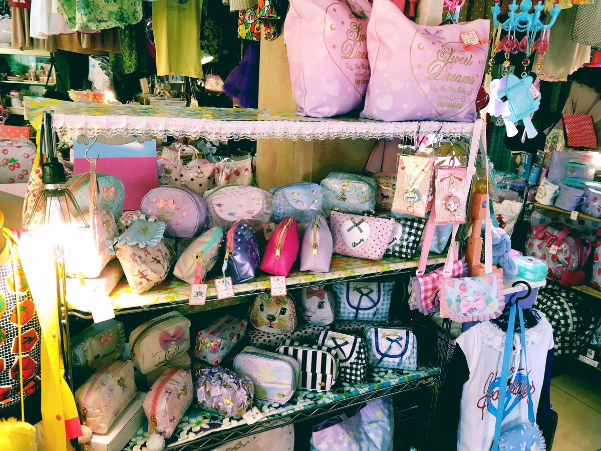 O Xrhsths 雑貨屋アルメット Sto Twitter オープンしてます 連日スイマーコレクターの方が多くこ来店していただいております スイマー発表後キッズ用品 ランチ用品など来年度の準備をされています方が多いので必要なものはお早めにゲットしてくださいね 群馬