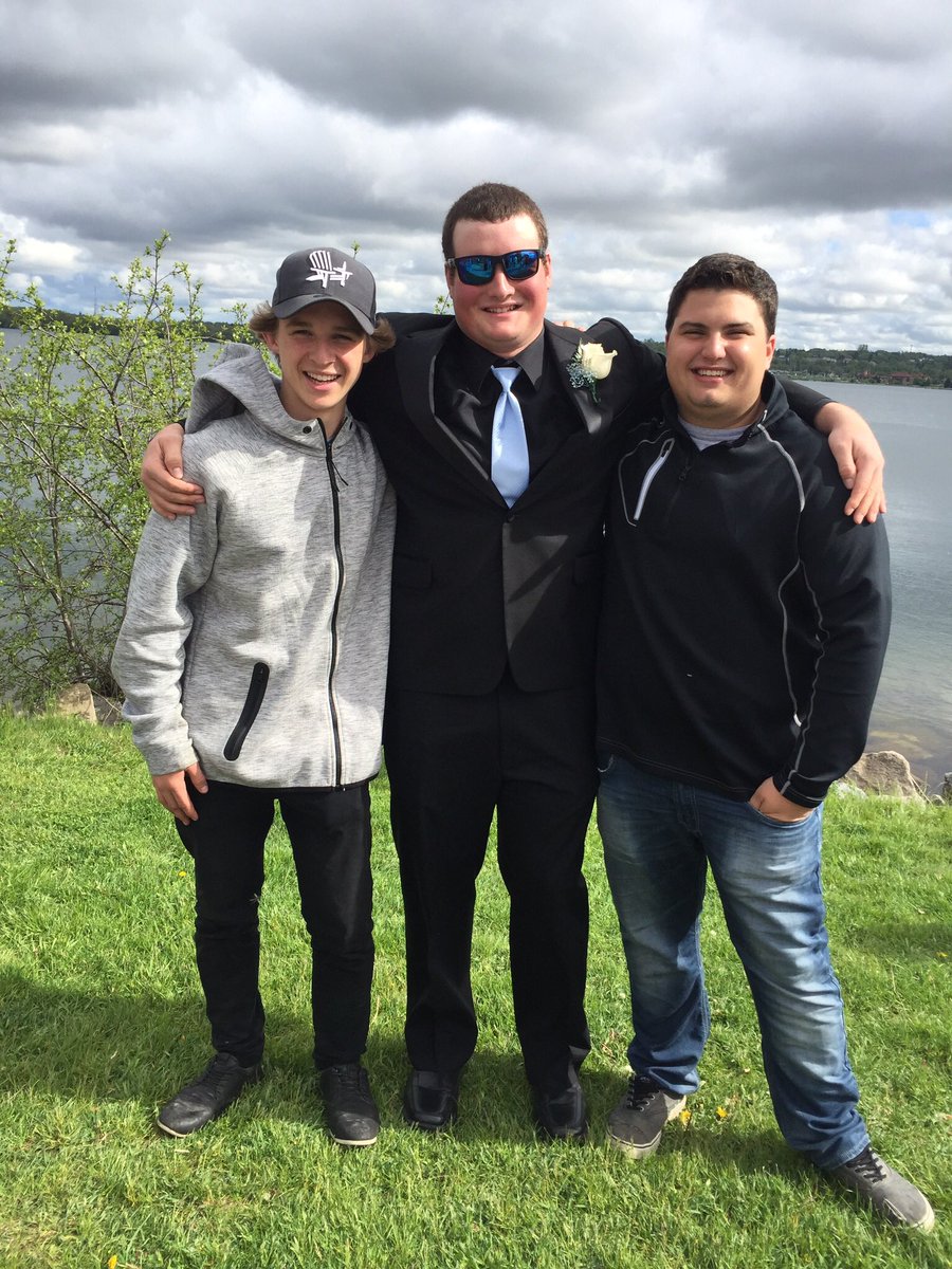 MattYouell's tweet photo. Happy Birthday you crazy bastard @bennymac550 make sure to enjoy a few cold ones🍻 https://t.co/LG3BT3odGv