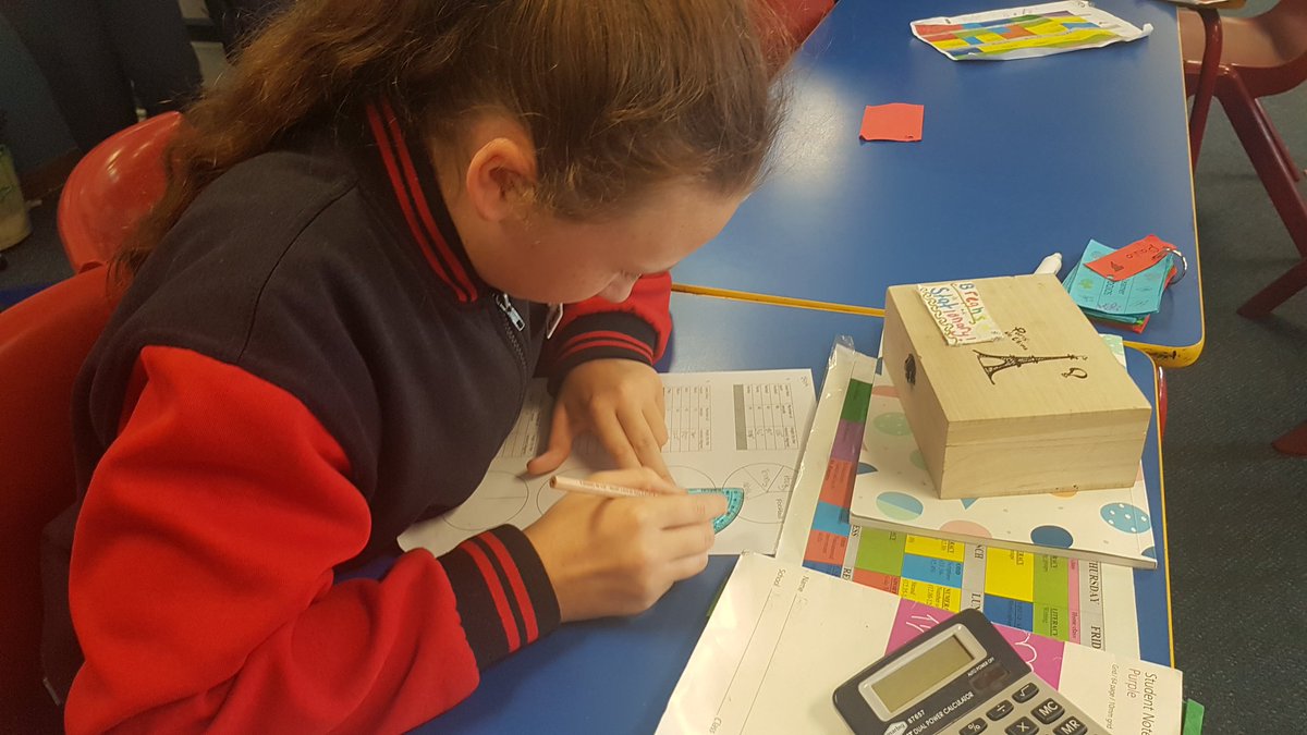 Samantha R tweet media