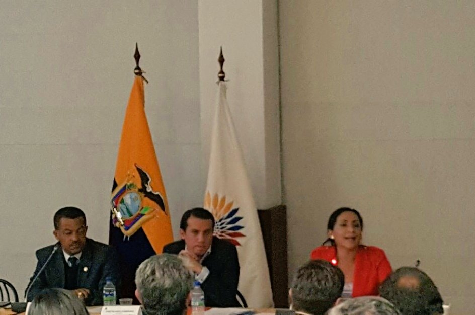 VeroGuevarav's tweet photo. Revisión y análisis de Objeción Parcial de #LeySanidadAgropecuaria hoy en reunión con @BloqueAP35 en @AsambleaEcuador 
@AlimentariaCsad https://t.co/fXGHEEodQg