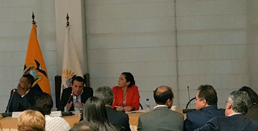 VeroGuevarav's tweet photo. Revisión y análisis de Objeción Parcial de #LeySanidadAgropecuaria hoy en reunión con @BloqueAP35 en @AsambleaEcuador 
@AlimentariaCsad https://t.co/fXGHEEodQg