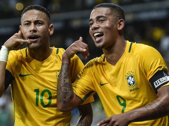 MeteGoI_'s tweet photo. GABRIEL JESUS:

🎨2014: Pinta calles para el Mundial
🙏2016: Debut en Selección
✍️2017: Debut ManchesterCity.

19 añitos. 🇧🇷 #LaPromesaDelDía https://t.co/OE2TtcUrCT