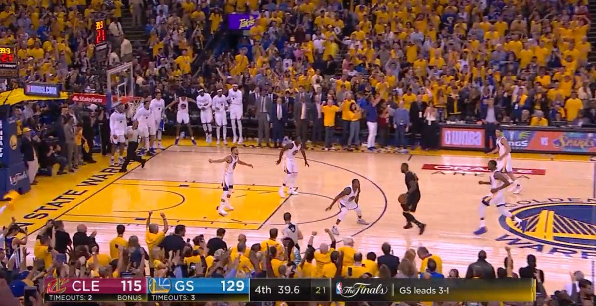 TotalProSports's tweet photo. The NBA Finals summed up in one picture...😱😱😱 https://t.co/1Ov4O24vWf