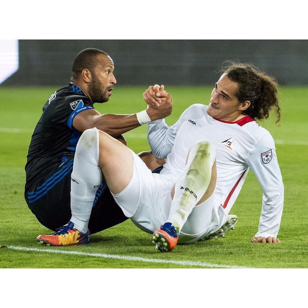 KelleyLCox's tweet photo. Put it all on the field. Then help each other up after the play . . .
#sportsmanship #101Derby #SFDeltas #Quakes74β¦ https://t.co/2gUw96VqEM https://t.co/4vxXpvKwKX