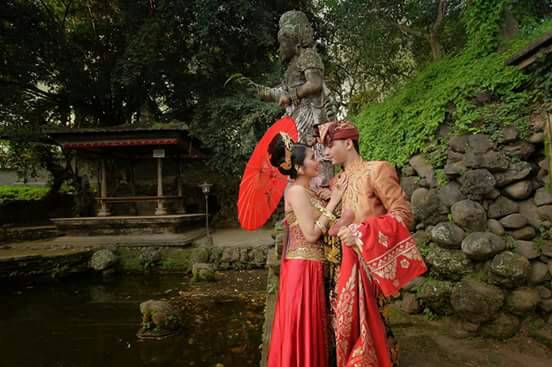 Happy 4th wedding anniversary papa vika.. tahun ini kita menanti anak kedua yaa.. :) love u so much