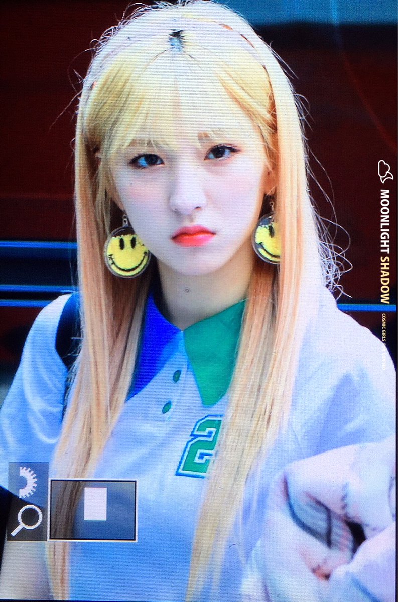 moonlight980527's tweet photo. 170615 #은서 #EUNSEO #귀여미 #러블리 #우주소녀블리블리 @WJSN_Cosmic https://t.co/pgR5kdCwMx