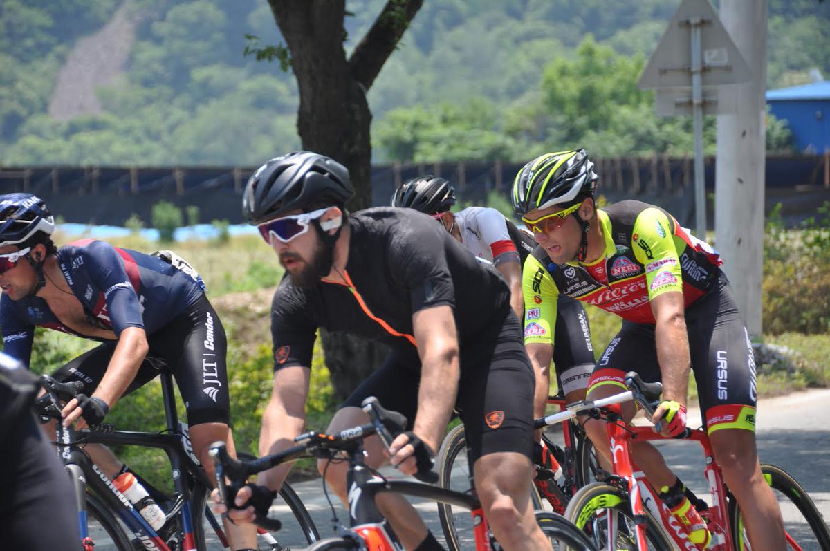 BrytonUSA's tweet photo. 2017 Tour de Korea 2nd stage @Illuminatebike Edwin and Connor are in the leading group.7 km to go!!! https://t.co/ZXGQPdQeiq