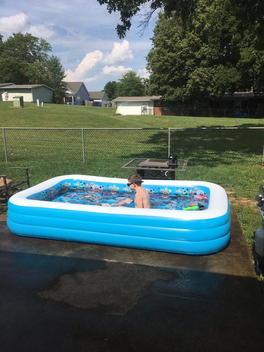 mimosa_mom's tweet photo. Because why not. It's HOT here in the TN/KY boarder. π€π #poollife @SamsClub best pool- #apporder #storepickup #easypeasy π https://t.co/8JySAOBnEN