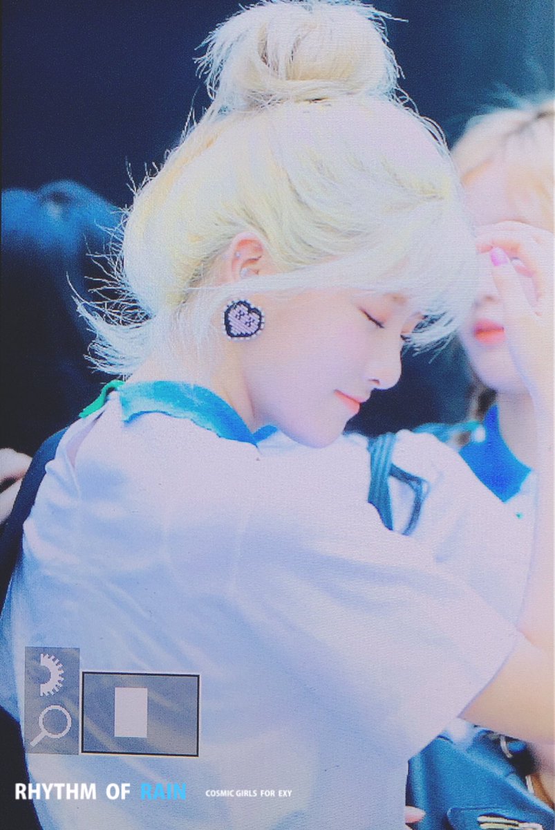 19951106net's tweet photo. 170615 🐩🍼

@WJSN_Cosmic @EXY_S2        
#EXY #엑시 #우주소녀 #EXYRAIN♡ https://t.co/jI62P0GWOH