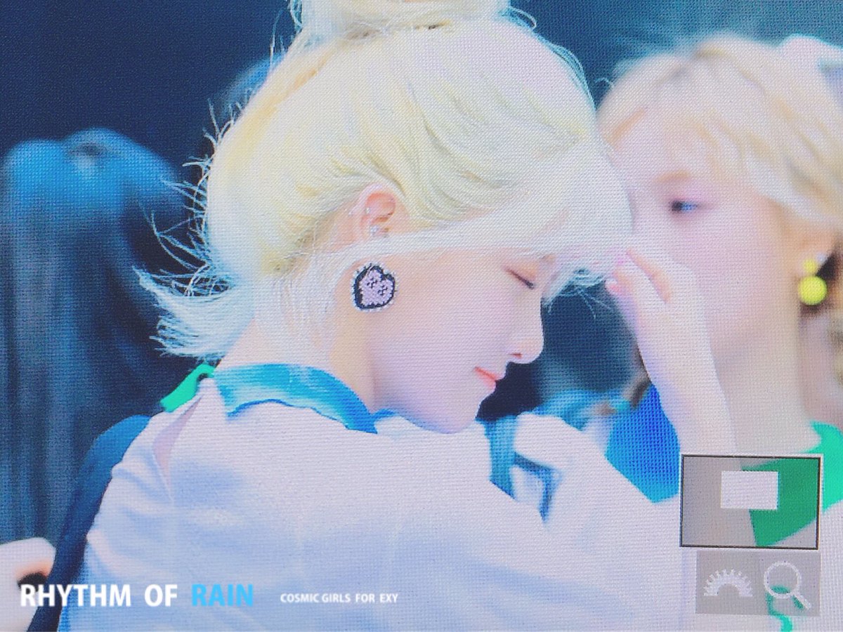 19951106net's tweet photo. 170615 🐩🍼

@WJSN_Cosmic @EXY_S2        
#EXY #엑시 #우주소녀 #EXYRAIN♡ https://t.co/jI62P0GWOH