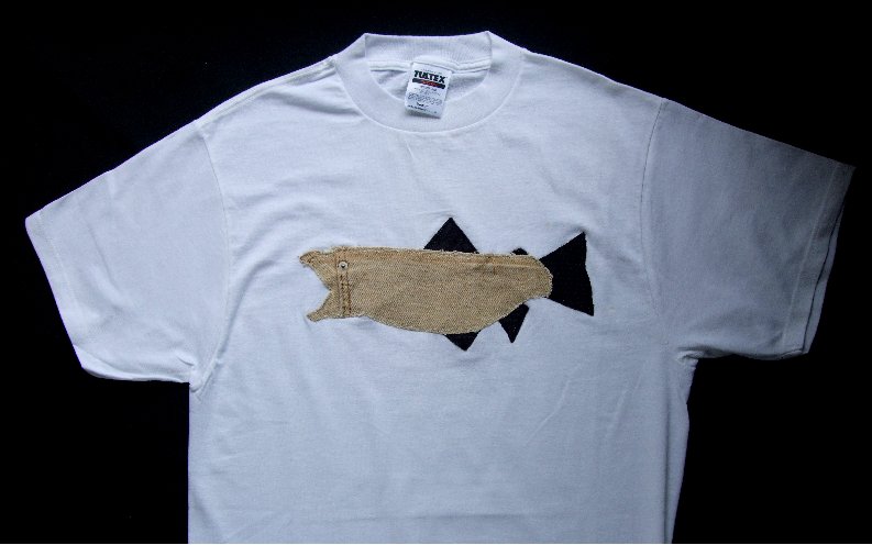 sun_master's tweet image. デニムユーズド加工ジーンズパターン切り出しONLY-ONE　T-Shirts    ・デニムのユーズド加工ジンーズよりパターンを切り出しで色落ちは殆ど有りません。        ・パターンの切り口は、千鳥縫いで堅牢で殆どほつれる事は有りません ・パターン日本の100％手作りです