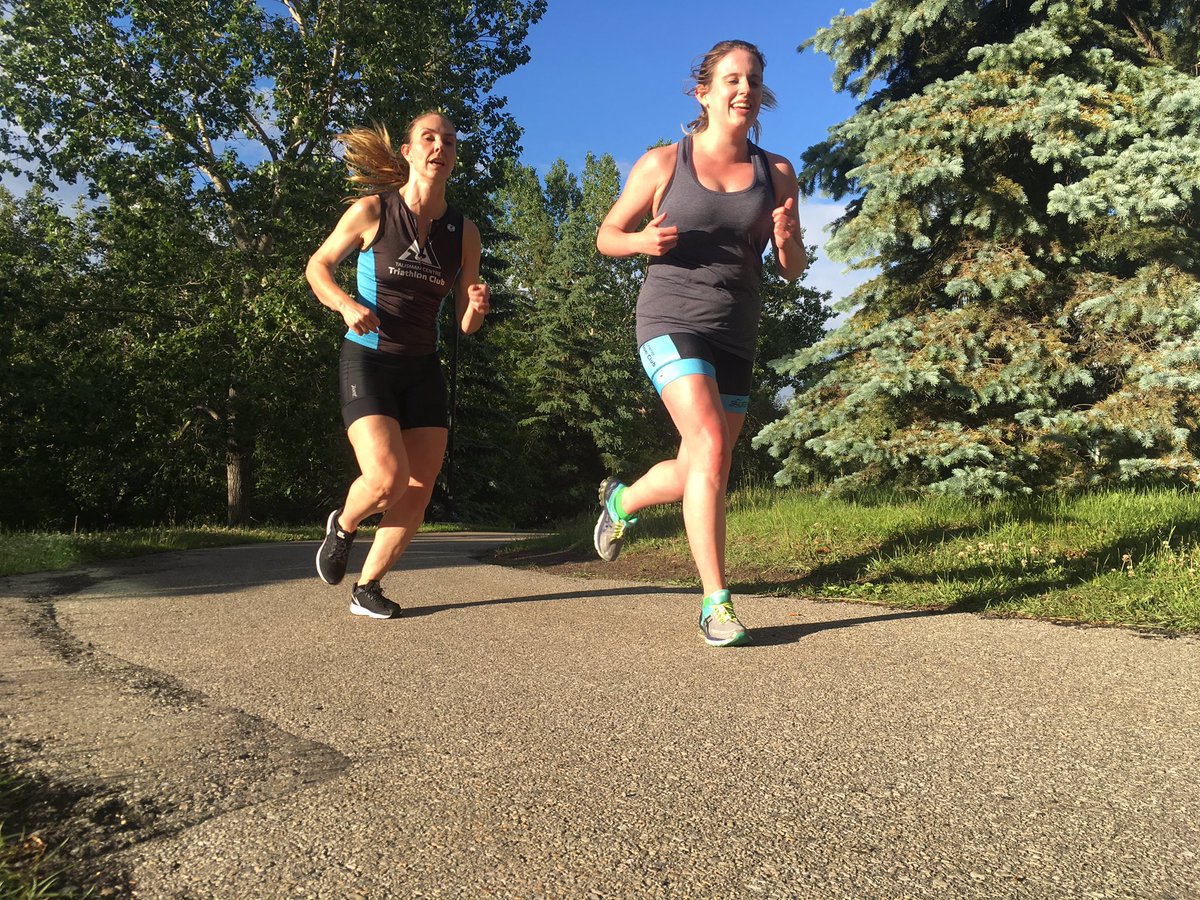 jvdcoach's tweet photo. Turned into a decent evening for the @RepsolSport #3433SPC triathlon club's Brick session. Running fast through Lindsay Park! https://t.co/T7yAiusNnn