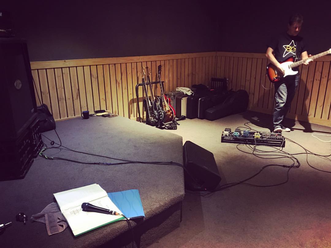 riffraiders's tweet photo. Album done. Getting the new tunes in your ears soon. #livelikeyoumeanit #rock #riffraiders #originals #classicrock #killerriffs https://t.co/XkwYP3uKQu