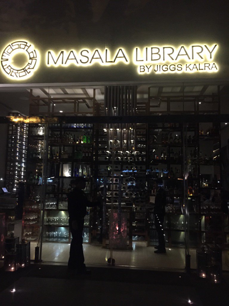 SoniAggarwal's tweet image. Highly recommended ! #MasalaLibrary #Delhi    Chic ambience, great service and food 👍
