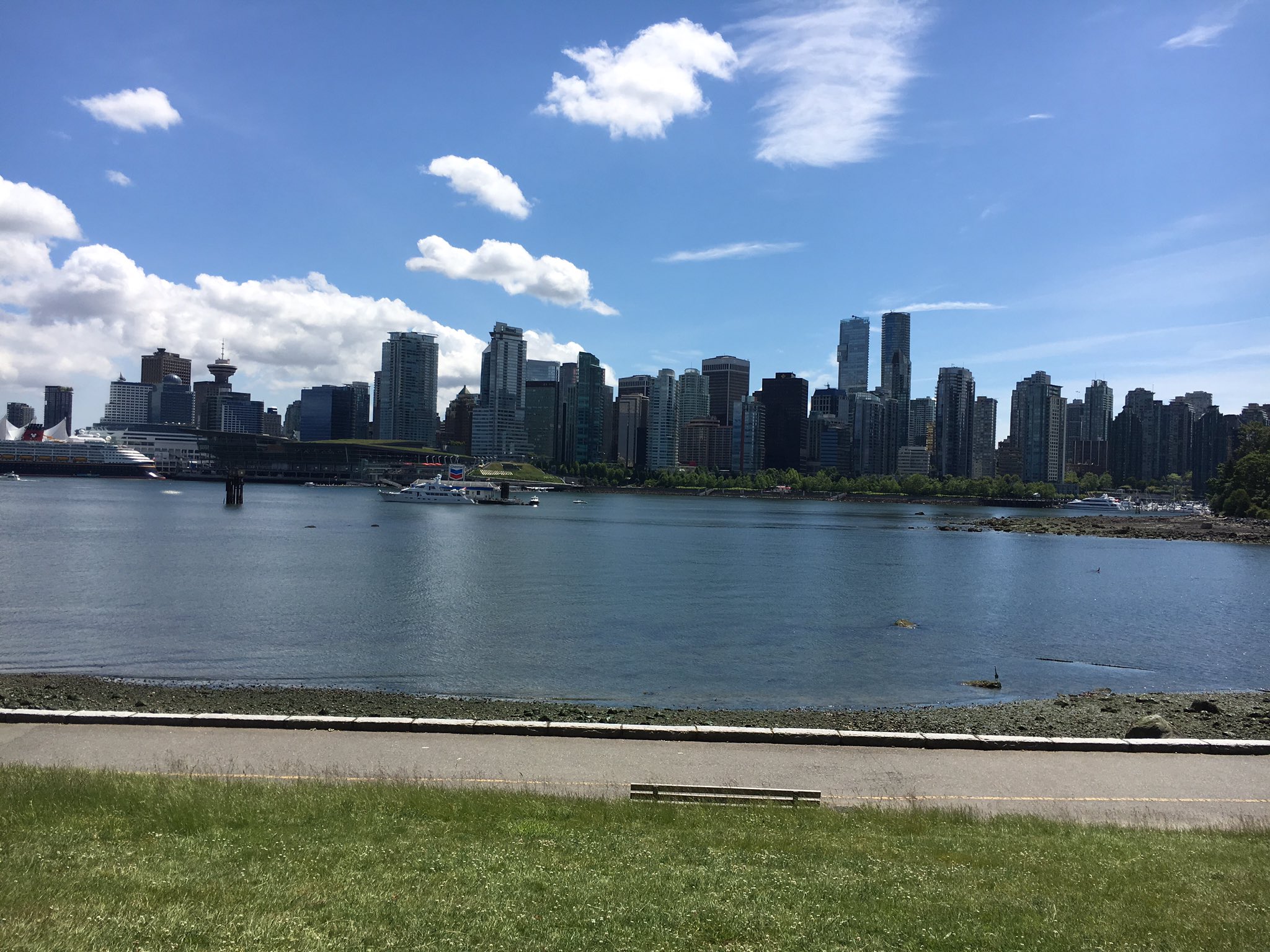 さくら バンクーバーでサイクリング スタンレーパークでトーテムポール バンクーバー Vancouver Canada カナダ 留学 サイクリング スタンレーパーク Cycling Stanleypark T Co 0c1zfmrehr Twitter