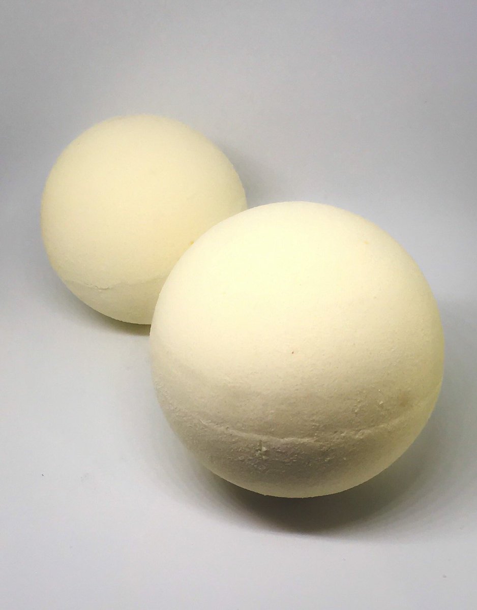 GoodKittyNats's tweet photo. Citrus Love Spell Bath Bomb - Citrus layered bath bomb with a sweet go… https://t.co/g0DS5fRZkL #GKN #LargeBathBombs https://t.co/pU80zDWi10