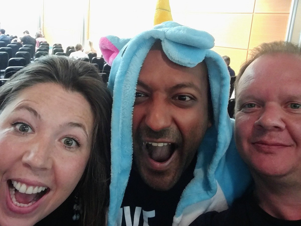 Who says finance and VCs are boring? At least not <a href="/500Startups/">500 Startups</a> ! 
<a href="/InnFin/">Innovate Finance</a> #IFVCPitch  <a href="/LDNTechWeek/">London Tech Week</a> #LTW