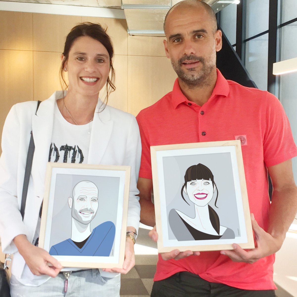 caratelia's tweet photo. #CristinaSerra y #PepGuardiola ya tienen sus @caratelia 😍 https://t.co/bgnjAyyBIY