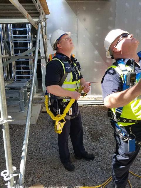 MassDFS's tweet photo. #DFS #CodeCompliance officer inspecting an #AboveGroundStorage tank > 10K gals. #ASTs  https://t.co/UCSHNJvMM4 https://t.co/IbeQCPDJzX