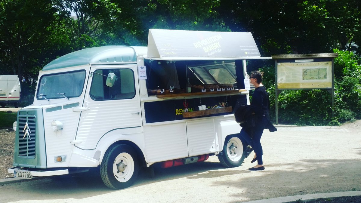 Hooktblackrock's tweet photo. #Revolutionvan is located today at Merrion Square Dublin 2. Today's special is #Ferror Rocher 
#Doughnuts #Coffee 🍩☕😎👍
@red_stables https://t.co/SDKpNeuXVk