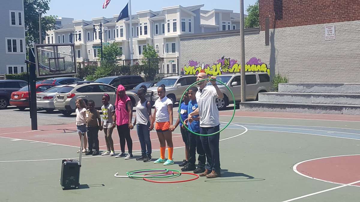 CraigCMartin12's tweet image. Thx 2 Mr Jordan of @IvyChild 4 a Marvelous @mjperkins2014 #MindfulMagic Assembly @BostonSchools @selwellbps