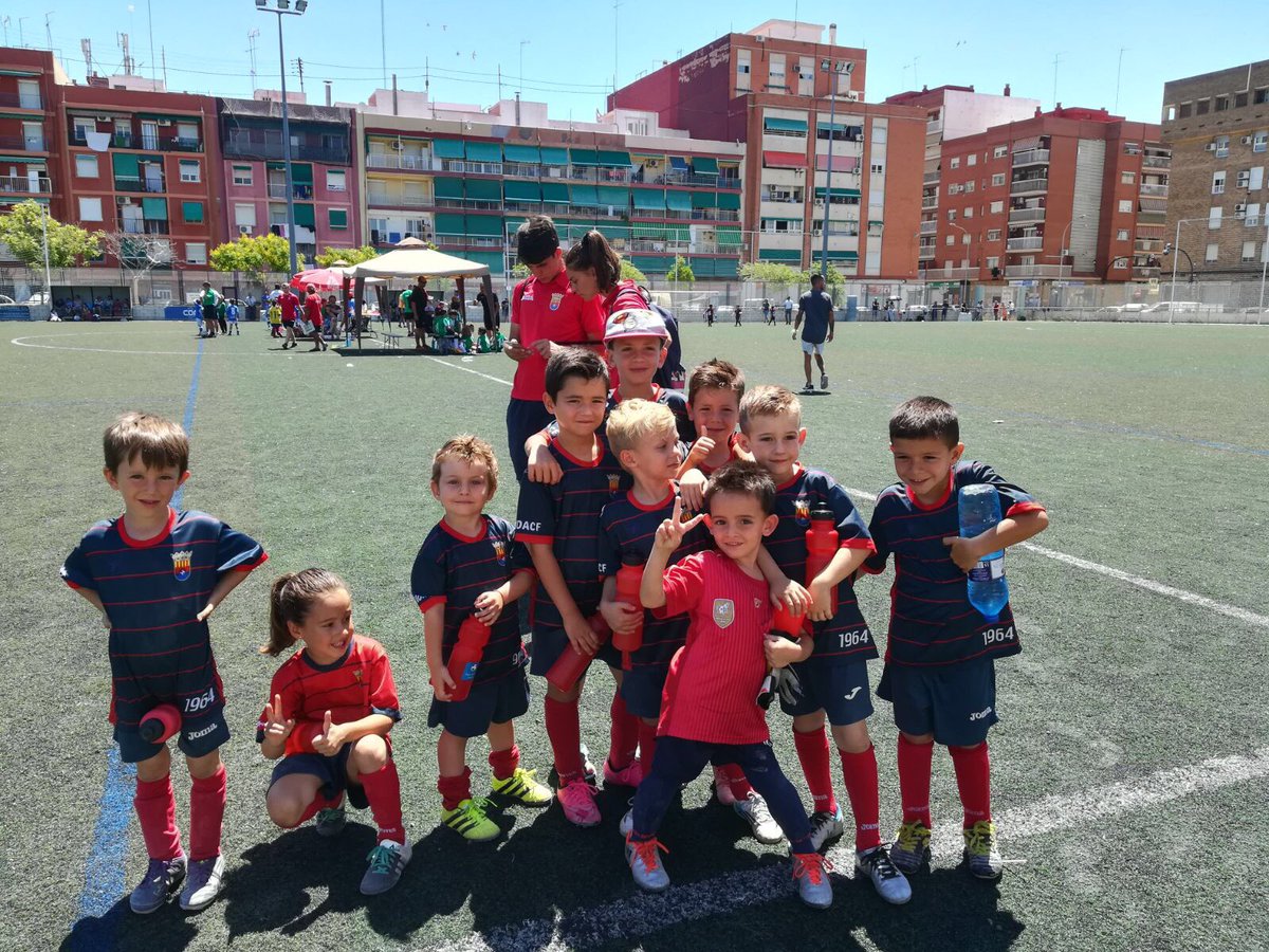UDAldaiaCF_Base's tweet photo. Los Querus 👧🏻👦🏻👦🏼👦🏽👧🏼 #rojitos participando el sábado pasado en el Torneo organizado por el CF Malvarrosa #laUD #Querus https://t.co/Sw8xfPoGAJ