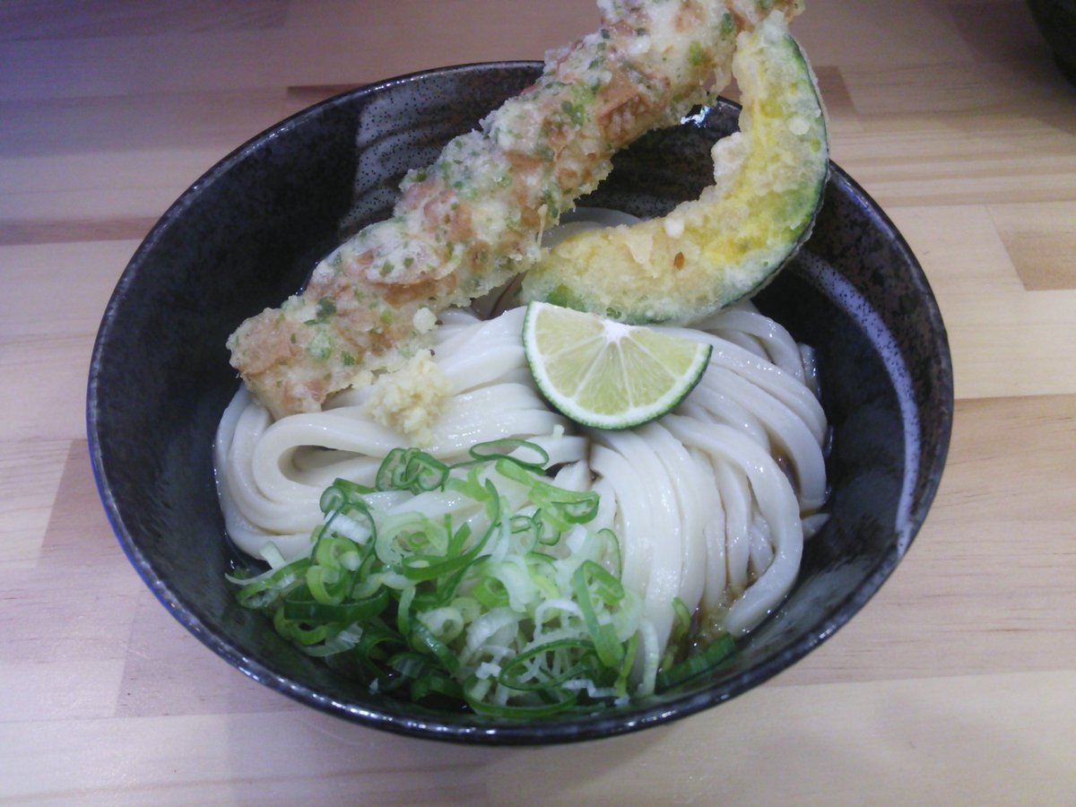 ガッチョ 久しぶりにコンタクトレンズ作った 前の眼科の先生は怖かったけど今日行ったとこの先生はむちゃくちゃ優しかった ランチはうどん 量も値段もちょうどよいし コシもアリアリ おいしかった 店内bgmがずっと薬師丸ひろ子だったのがジワる笑