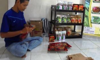 Buah Tangan Dari Kebumen Tak Cuma Lanting - Kedaulatan Rakyat dlvr.it/PMT6mp - #kebumensatu