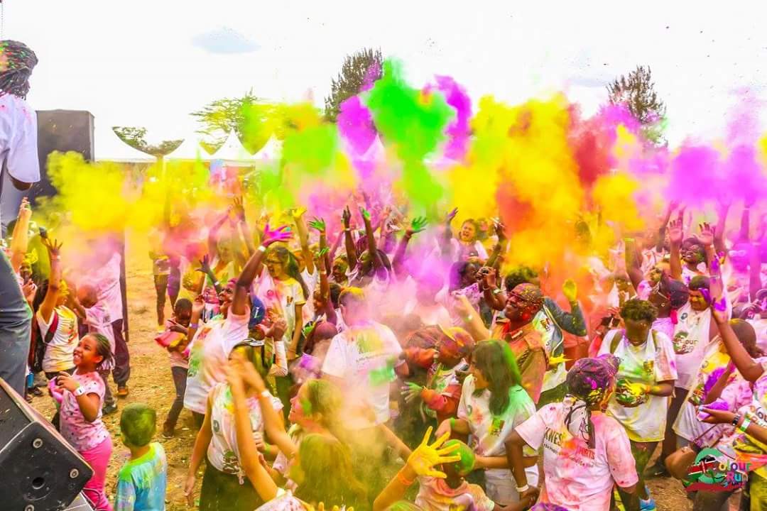 BW Colour Run tweet media