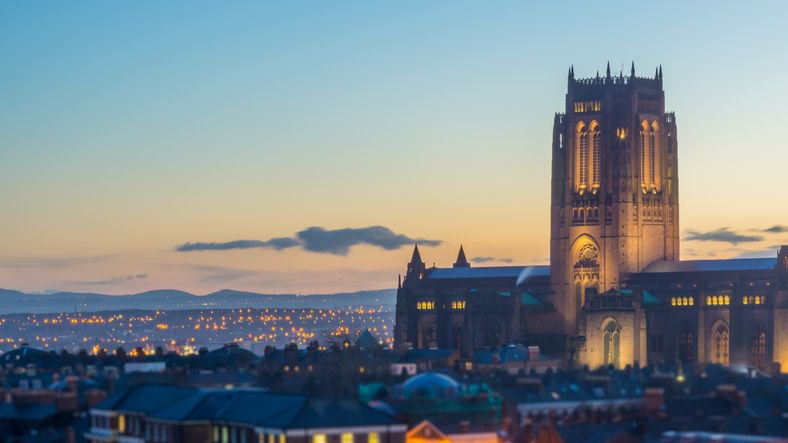 UniSouthWales's tweet photo. Today, @USW_SCL will be in Liverpool at Liverpool Uni. Pop by the stand to talk all things university! #USWonTour #UCAS #Liverpool #Stop20 https://t.co/K9WzTX0Ix1