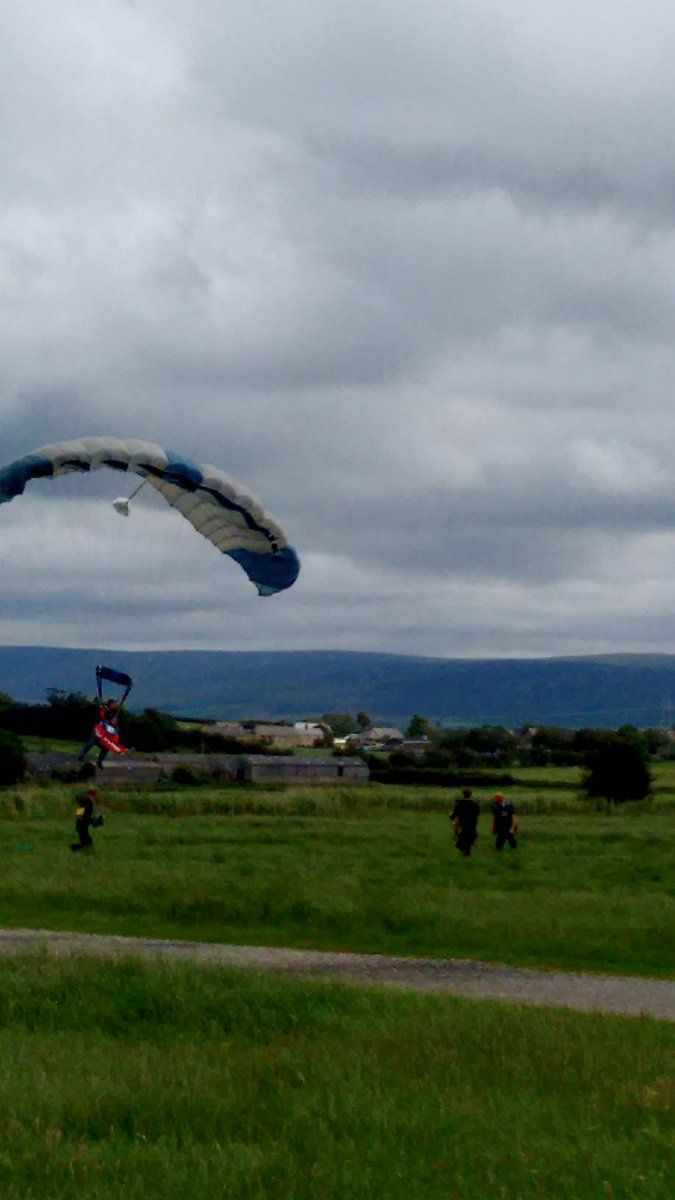 KatMartin1404's tweet photo. #skydive complete at @blackknightsparachutecentre to raise money for #mstrust and #mssociety #charities. 
https://t.co/b6Hdn6rIfU Kat x https://t.co/0tPCHHwG4s