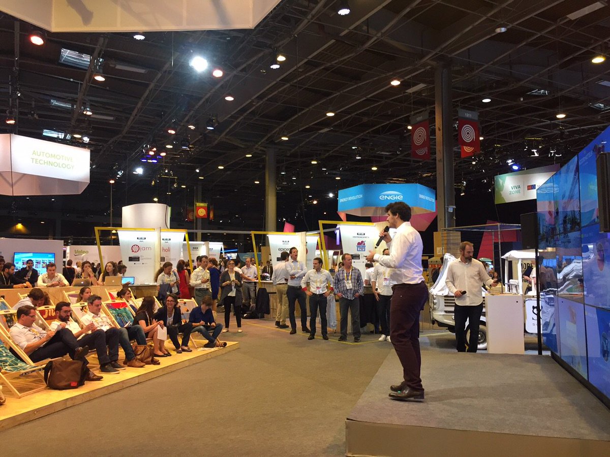 Kickstarting the day at #VivaTech, 7 #startups are pitching on the #AHLab for our #Innovation Awards! 🎤 Let's encourage them! 💪