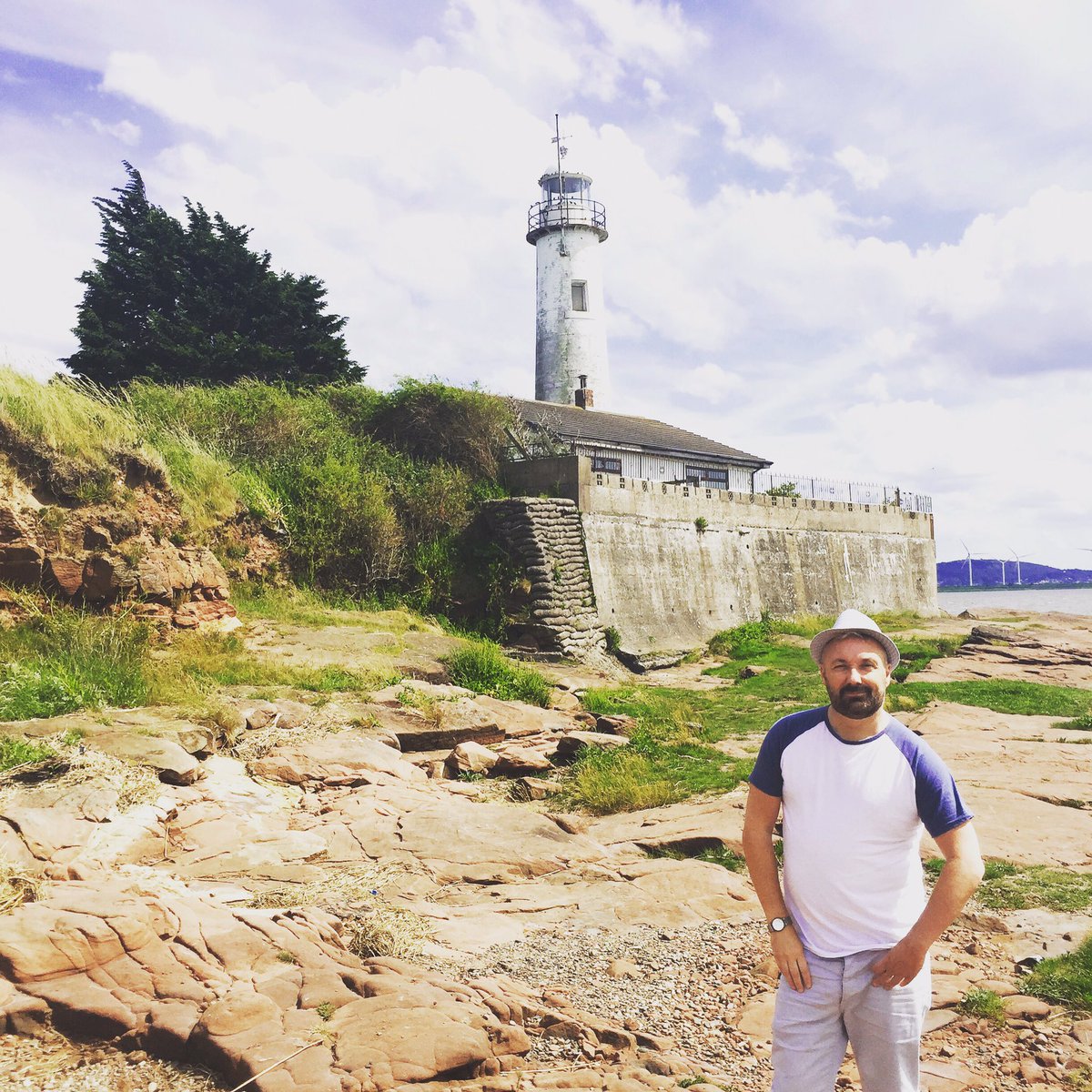 DiscoCrossy's tweet photo. Lovely little afternoon yesterday exploring Hale, it's lighthouse and the River Mersey ๐ #summer #gayexplorers #walking #wherenext #Hale https://t.co/ngQy1DIFri