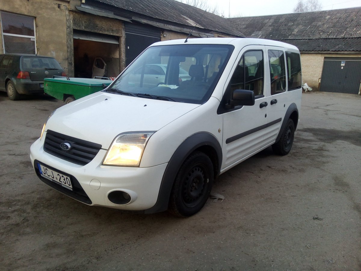 APbusauto tweet picture
