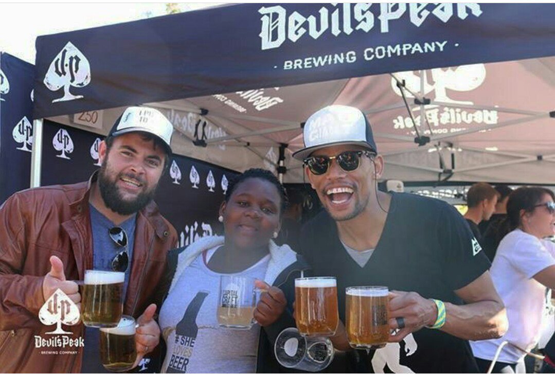 My pregnant self <a href="/capitalcraftpta/">Capital Craft</a> #BeerFest2017 enjoying some non-alcoholics. Epic fest <a href="/kleurlingbier/">Kleurlingbierman</a> @DevilsPeakBC <a href="/SheLovesBeer_ZA/">#SheLovesBeer</a>