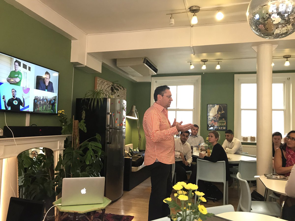 MrsCaraBrooks's tweet photo. Great having @RFrancisWellyNZ here in London for @spotlightrep mini #TransformSummit17 - bringing a little bit of our conference to the UK. https://t.co/Ks2mcYP0rv