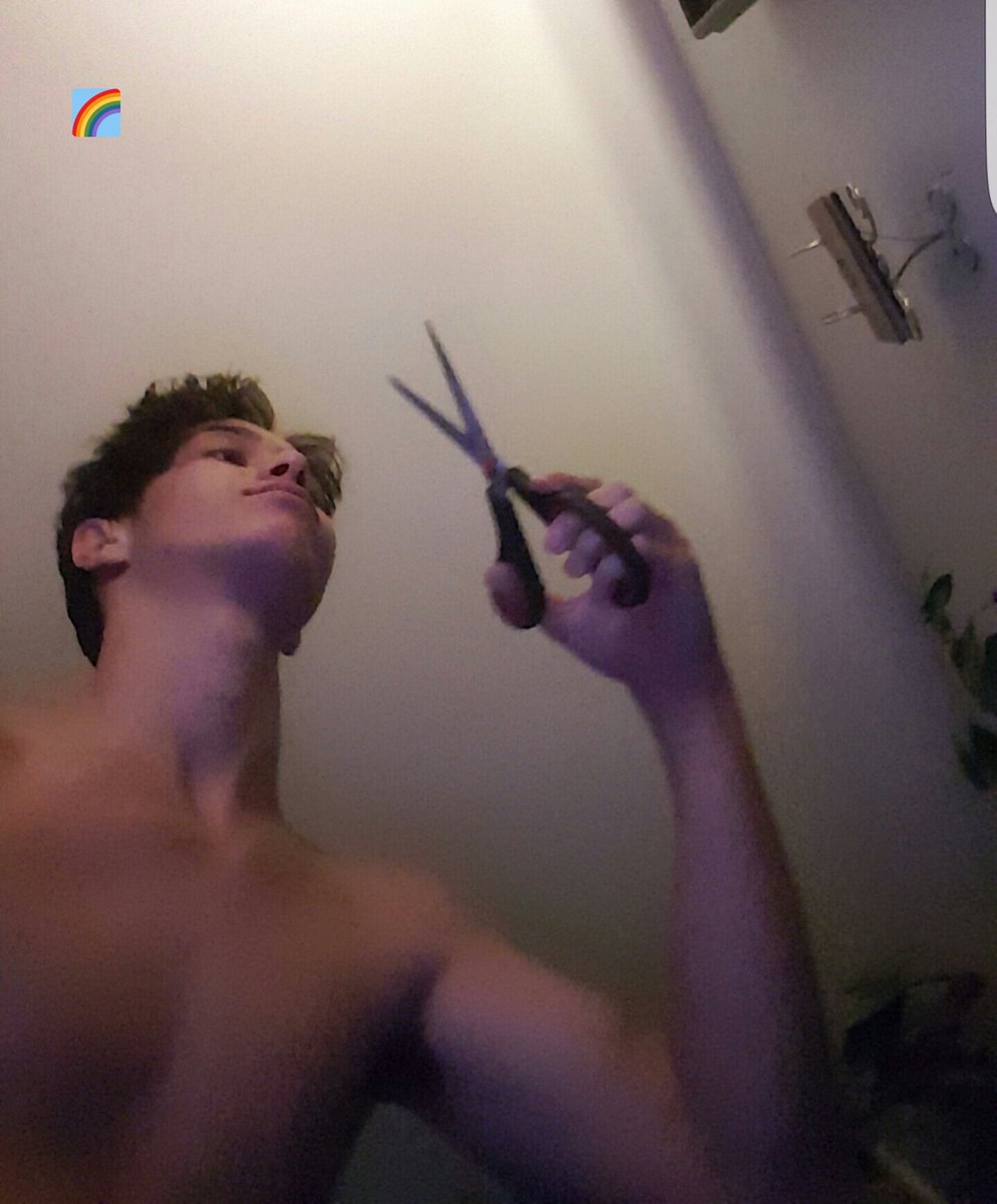 jdeeze2's tweet photo. When a girl thinks i need her🔪🔪🔪 https://t.co/WjFrmJExJz